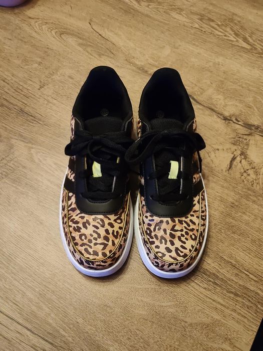 Маратонки Adidas за момиче