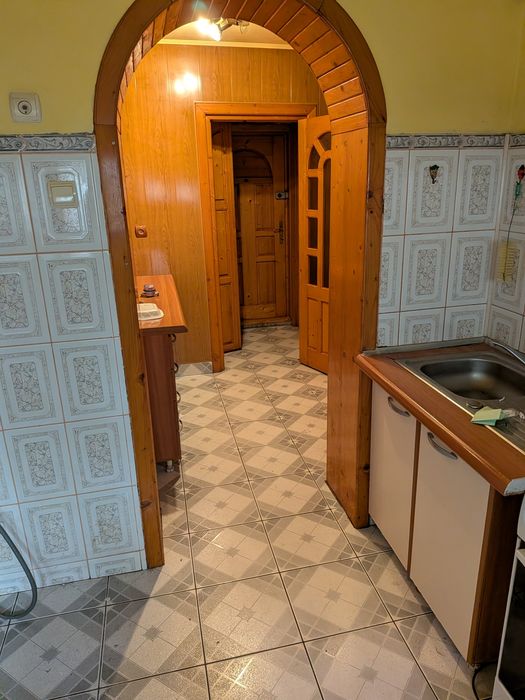 Apartament 2 camere vizavi de liceul Emil Botta