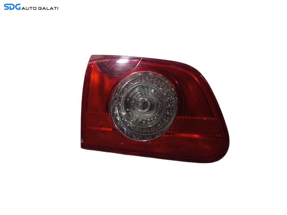 Stop Lampa Tripla Stanga de pe Haion Hayon Portbagaj Volkswagen Passat B6 (Defectul se vede in ultima poza) 2005 - 2010 Cod 3C9945093A [L6671]