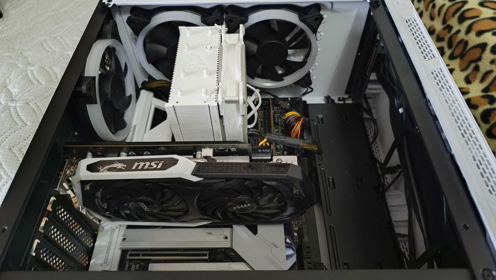 геймърски компютър Core i5-10400f -  GTX 1660 Ti - 32GB - Z490