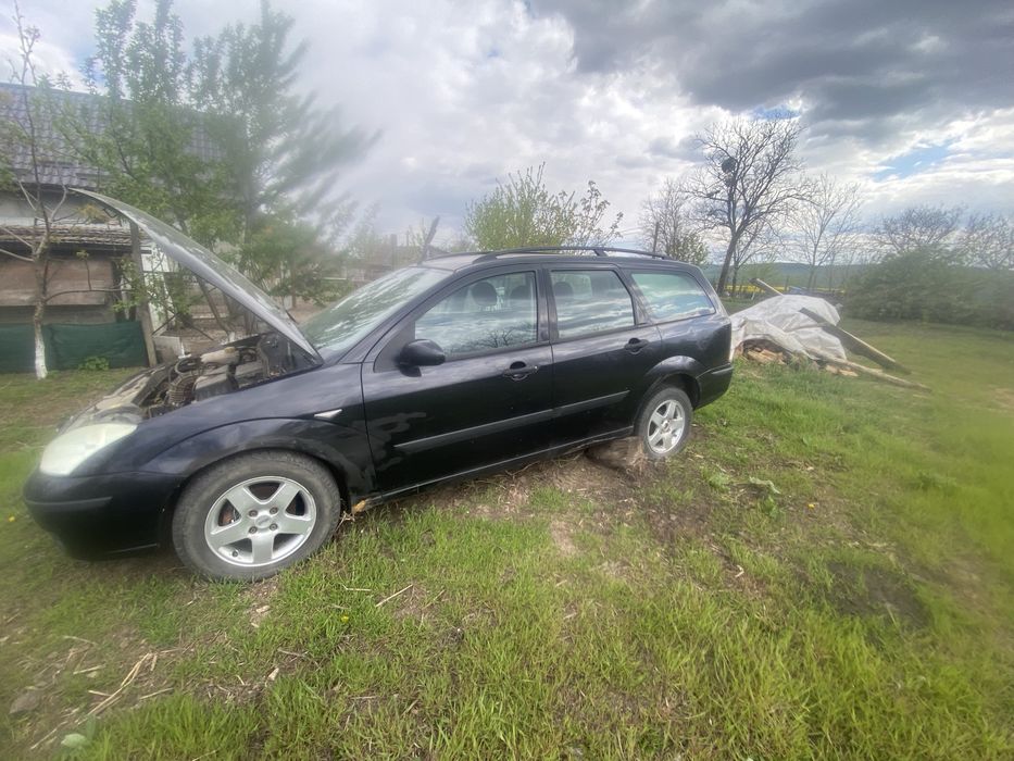 Vand Ford Focus PENTRU PIESE