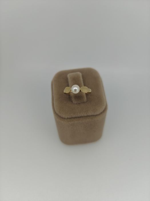 Inel cu perla aur 18k 1.5gr (r)