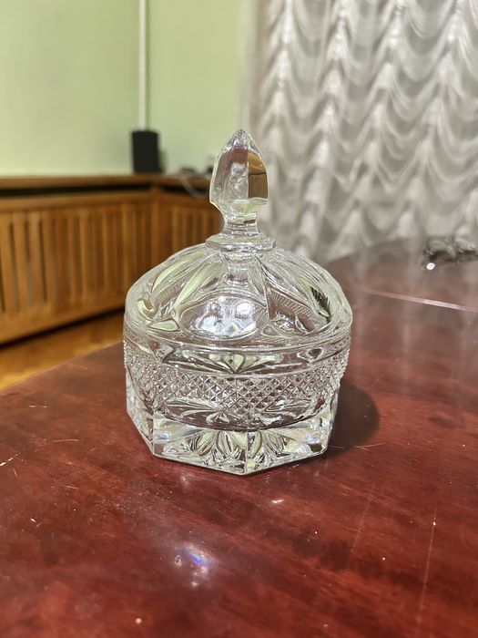 Хрустальная сахарница