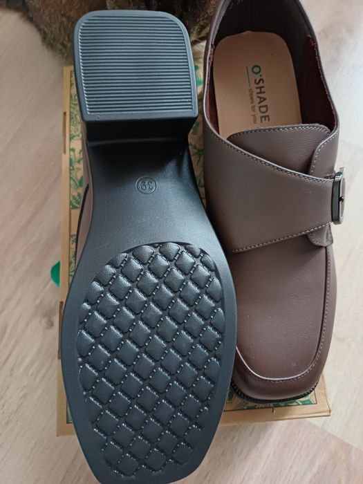 Продам новые туфли