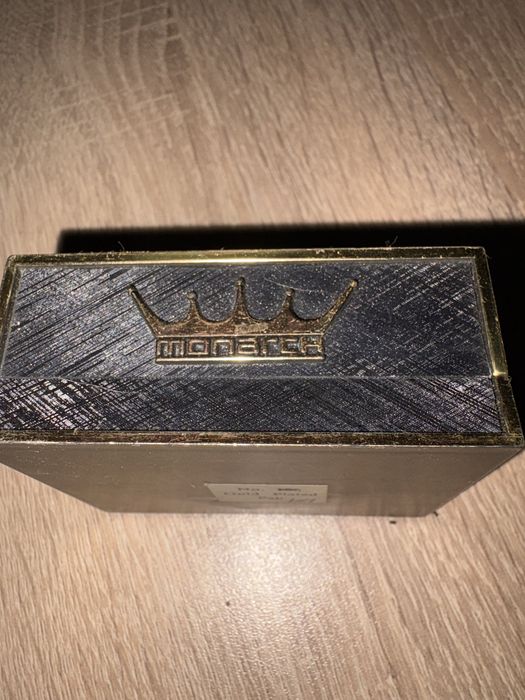 Оригинални бутониери “Монарх”