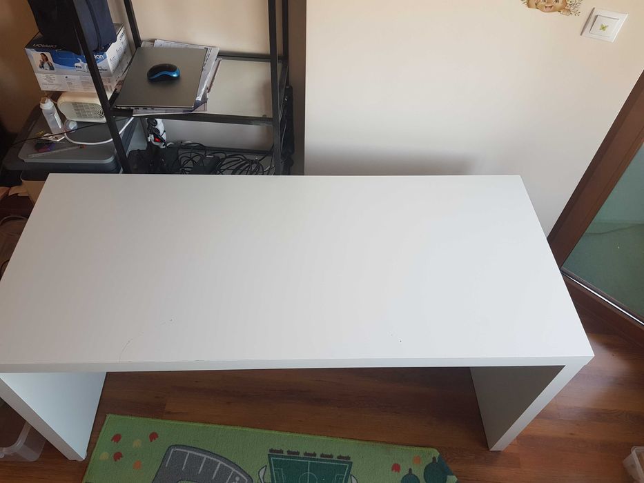 Продавам бюро с размери ДхШхВ 151х65х73