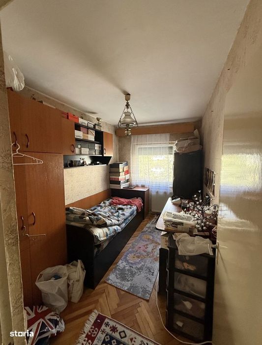 Apartament cu 3 camere, et. 2 din 4, Bul. Independentei , Micro 17