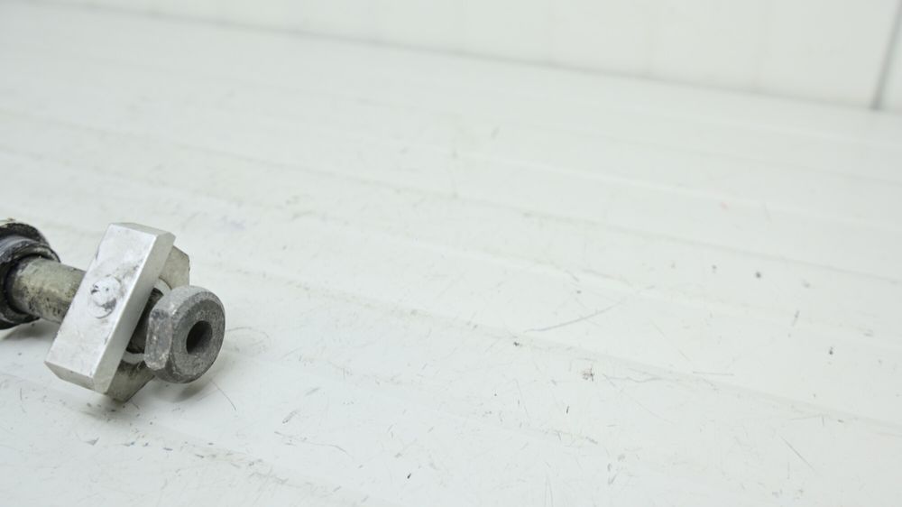 Ax Roata Spate Cu Distantieri BMW F700GS / F800GS 2012 - 2016