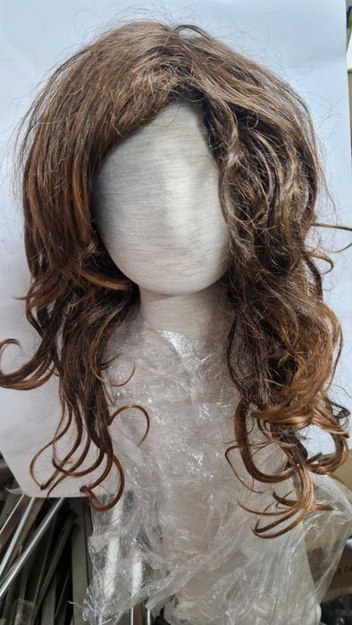 Перуки за детски и дамски манекени.