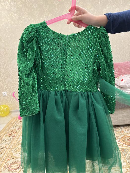 Продам платье елка