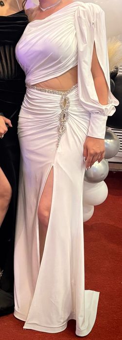 Официална Рокля.