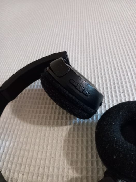 Безжични слушалки JBL