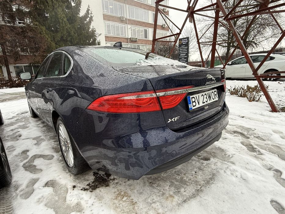 Vand Jaguar XF E in stare impecabila.
