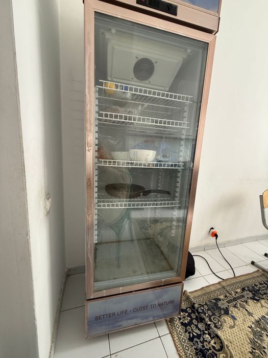 Холодильник жақсы жағдайда, дұрыс жұмыс істейді