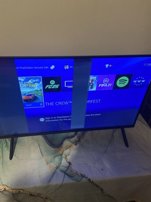 vand televizor pentru piese