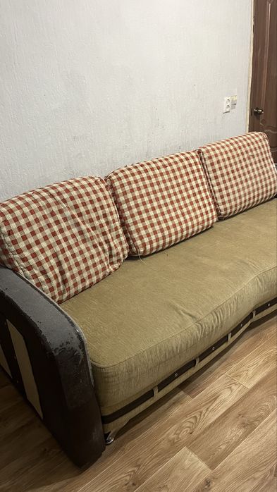 Продам диван б/у. Самовывоз