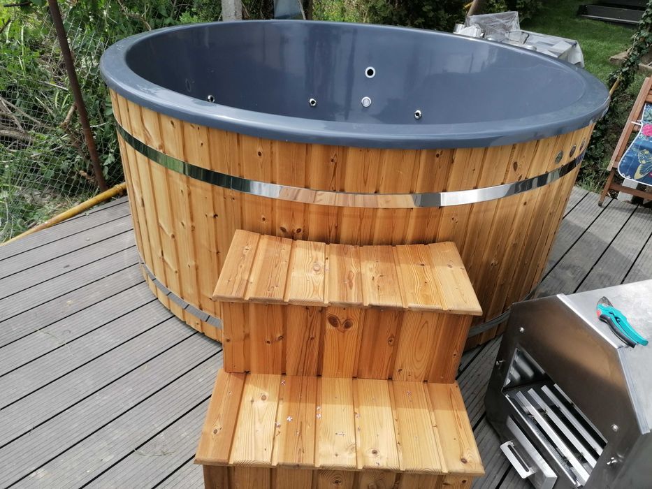 Gradinska vana, dzhakuzi, vana ot fibrostŭklo podvizhna vana