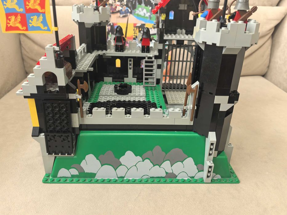 LEGO Castle 6086 Black Knight's Castle