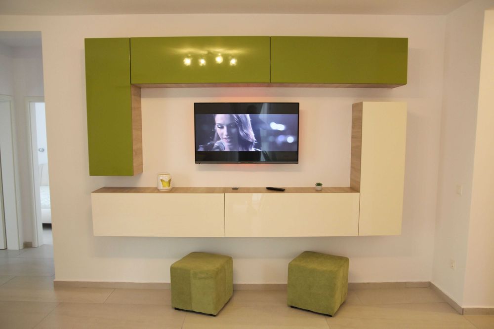 Inchiriez apartament cu 2 camere cu curte proprie