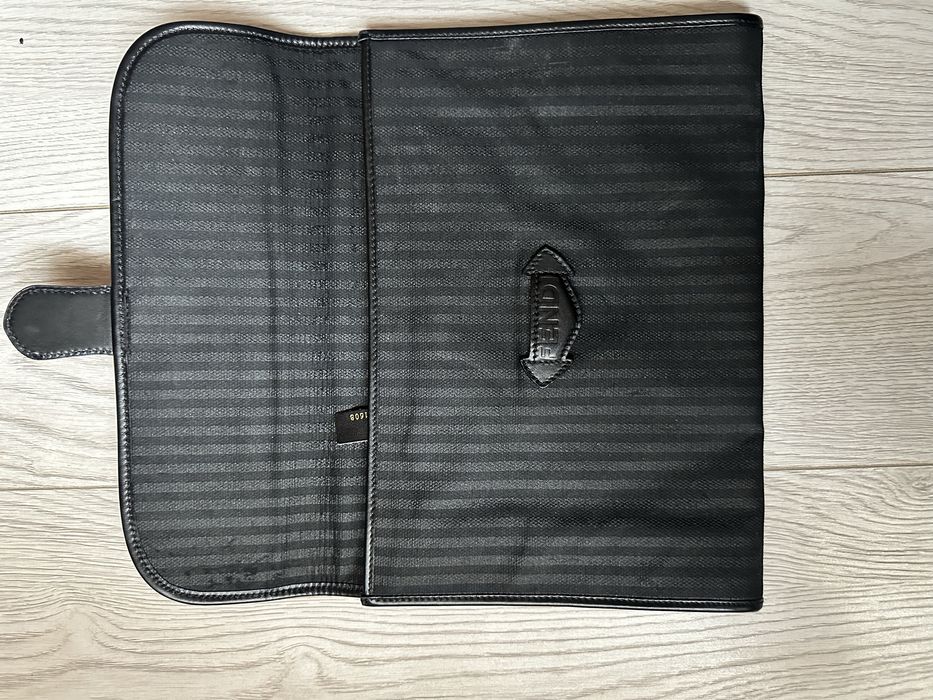 Geantă de mâna Fendi Roma clutch Pequin vintage,