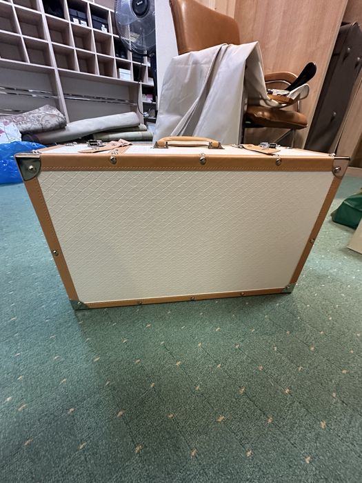 Мини чемоданчик белый