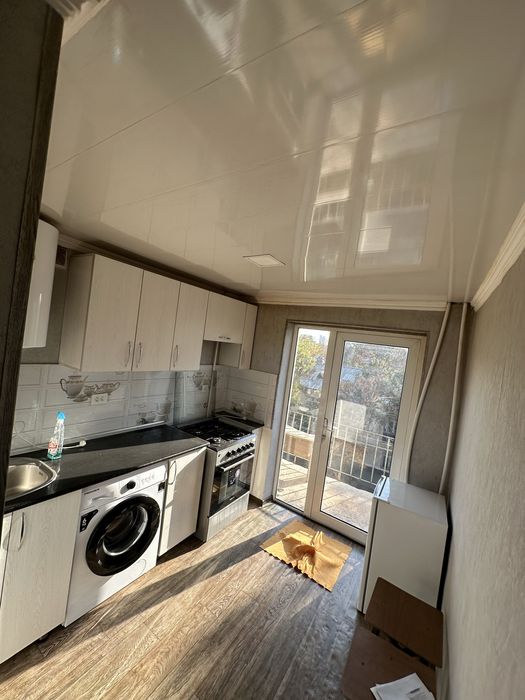 Продаётся 2-комнатная квартира в центре Чирчика, рядом со школой №8!