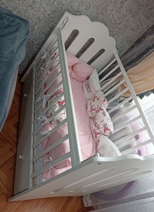 Продам детскую кроватку