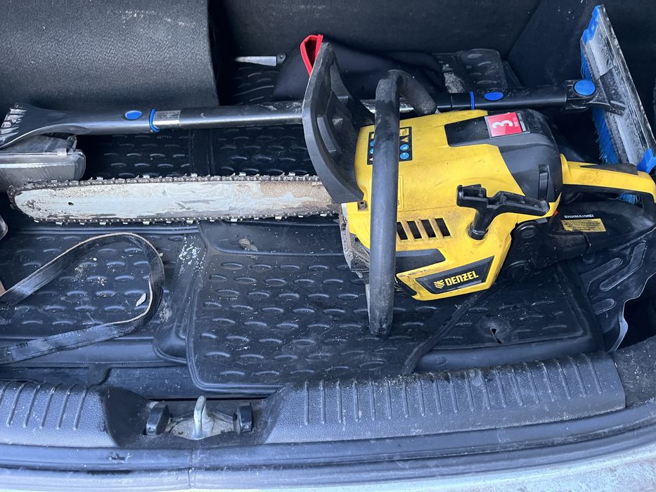 Продам бензопилу DENZEL