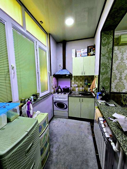 Продам чиланзар 17.  Балкон 1,5*3