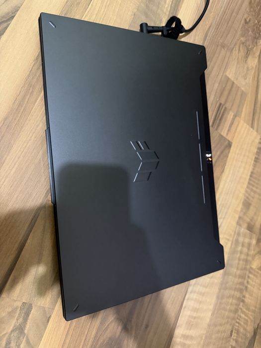 Лаптоп ASUS - TUF F15 FX507VV  със джойстик и охлаждаща стойка