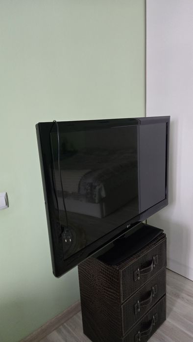 продам телевизор  LG