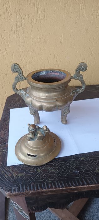 Urnă veche din Bronz