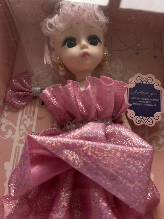 Кукла в подарочной коробке