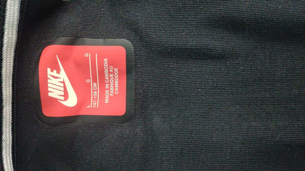 Горнище на Nike tech fleece
