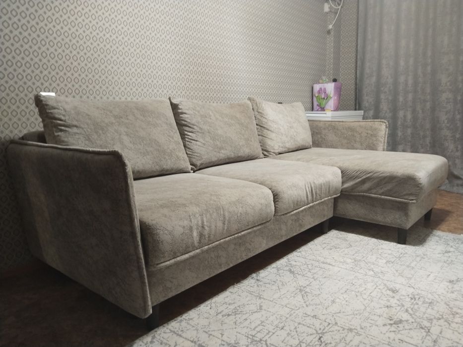 Продам диван 2,6м