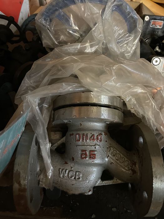 Продам задвижки новые