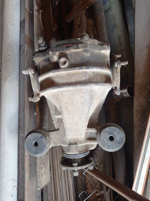 Продам задний бампер Марк 2