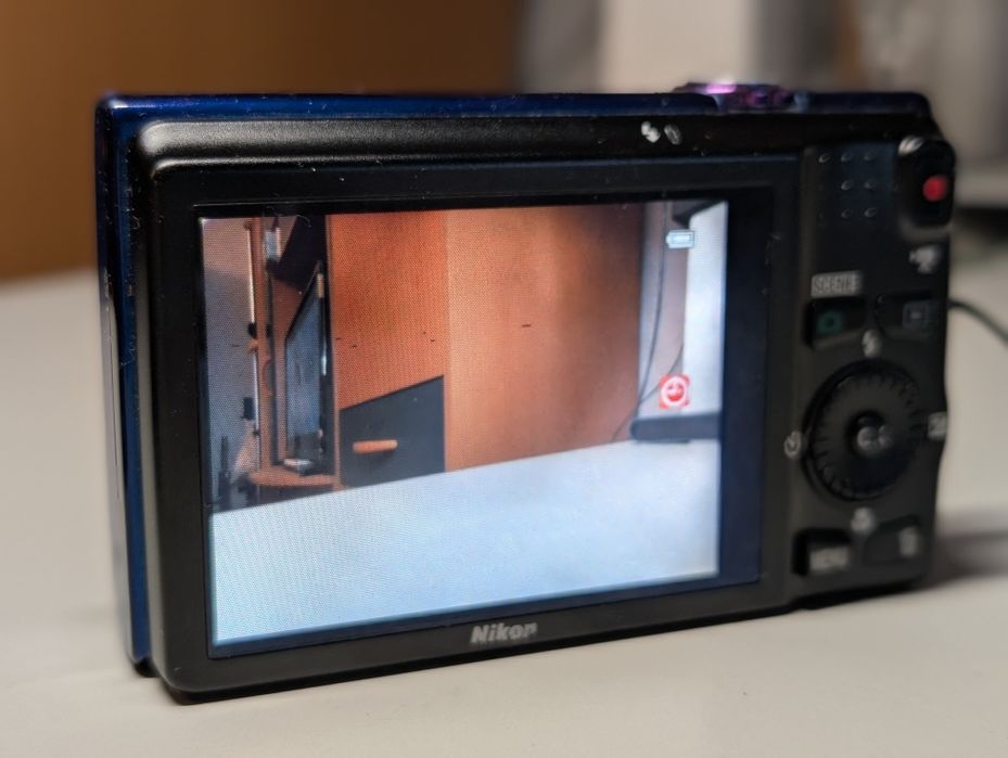 Apart Foto Nikon Coolpix S6200