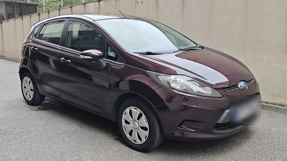 Ford Fiesta 1.4 TDCi 2009, vișiniu, 121.500 km reali, revizie nouă, ITP 2027