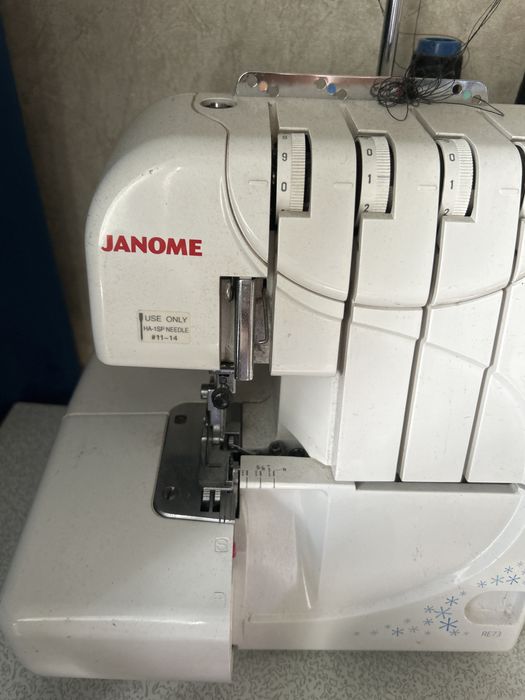 Швейная машинка и оверлок