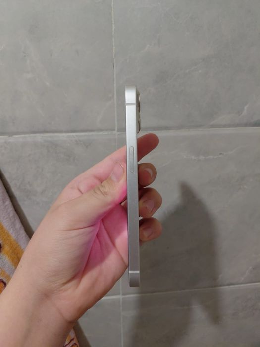 Продам айфон 13 на 128 гб