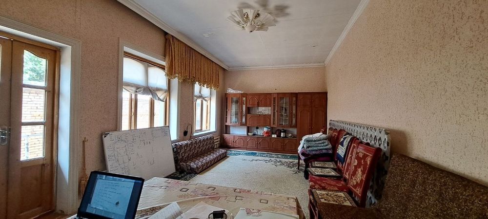 Продаеться дом, 3,7 сотоха. Цена: 220.000 $