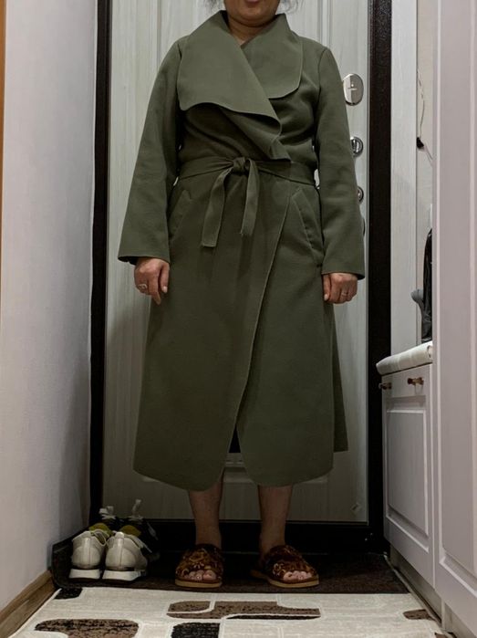 Продам пальто осенне-весенние