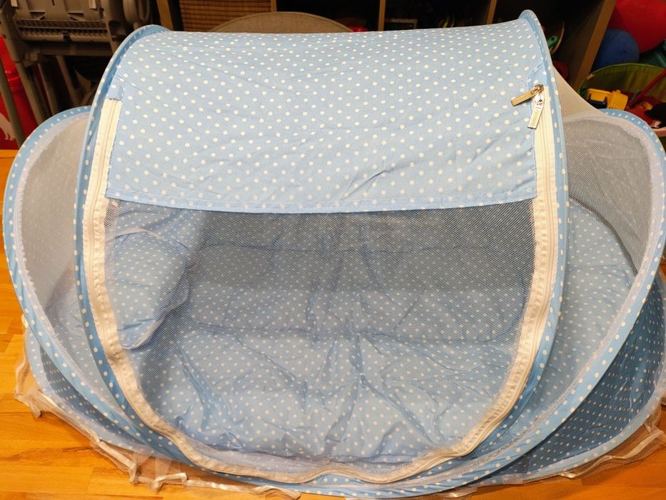 Преносима бебешка кошара с комарник