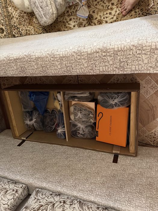 Продам диван в хорошем состояние