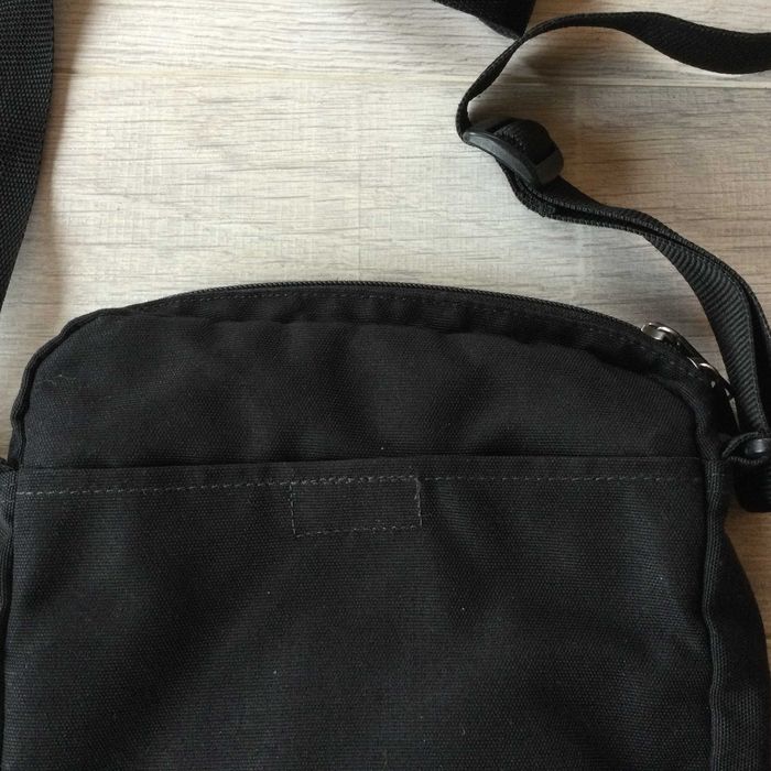 оригинална мъжка черна маркова чанта за през рамо EASTPAK от САЩ