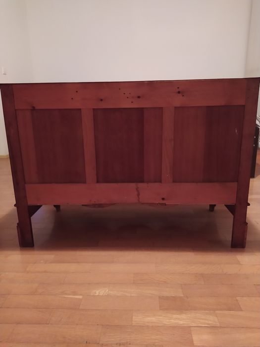 Винтидж шкаф от истинско дръво