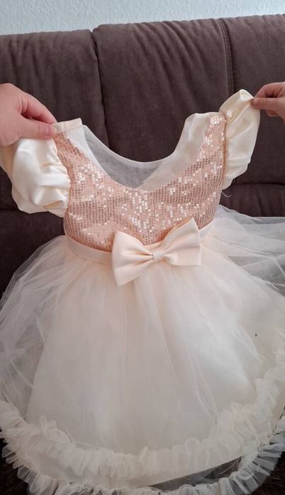 Златиста рокля за момиченце