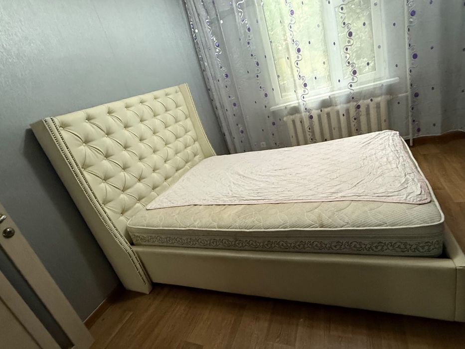 Кровать двуспальная