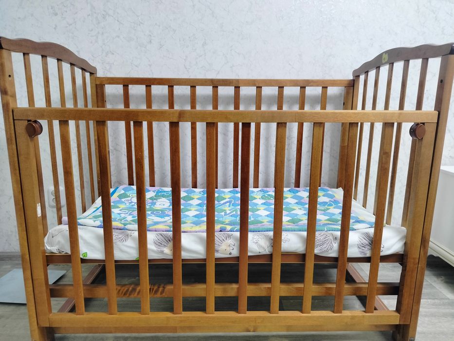 Продам детскую кроватку
